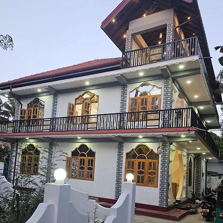 J & J Homestay Jaffna Exteriör bild