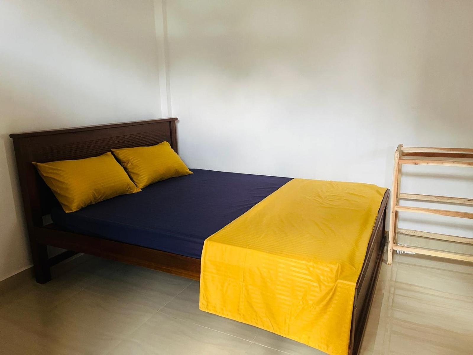 J & J Homestay Jaffna Exteriör bild