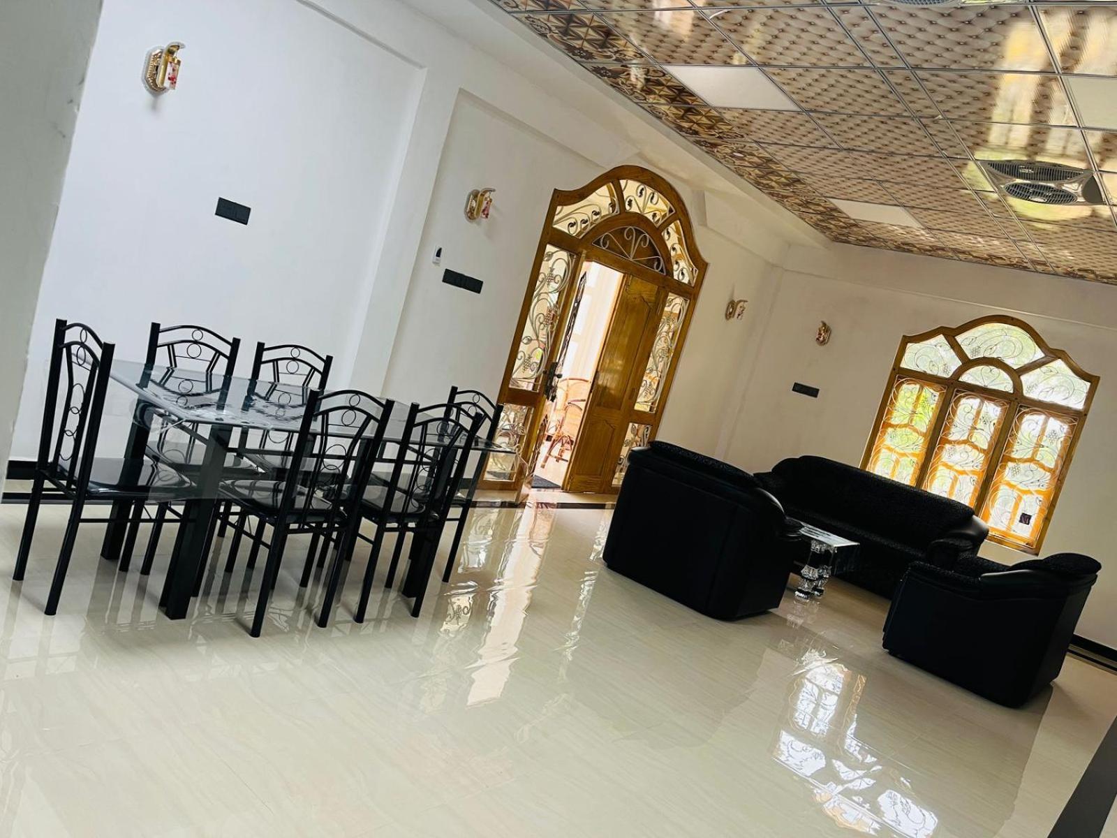 J & J Homestay Jaffna Exteriör bild